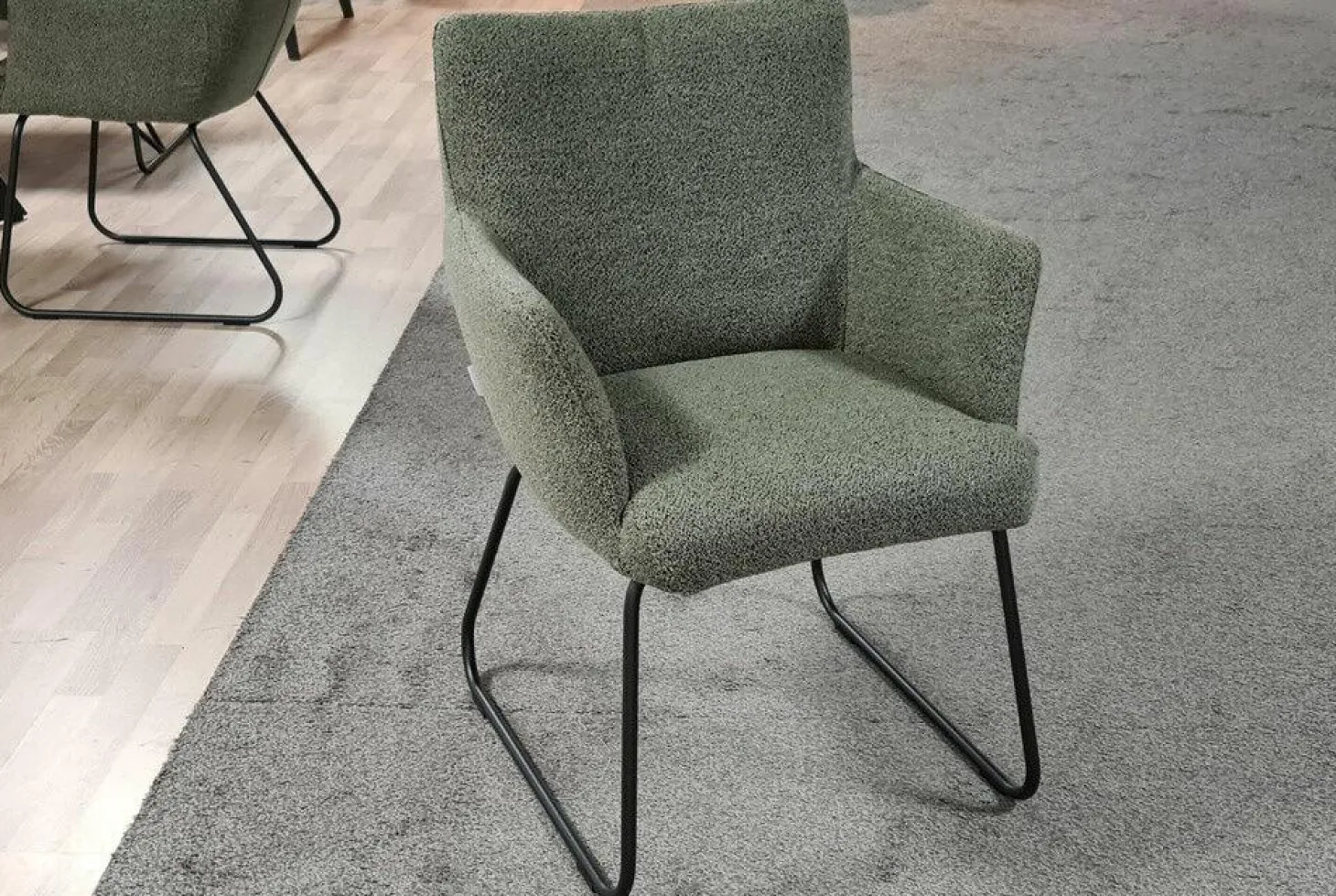 Stuhlset Nashville Stoff Alpine Thyme Grün Gestell Metall Schwarz mit Bank