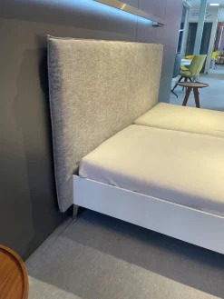 Systembett MD13 Stoff Maple 742 Grau Meliert Rahmen Lack Matt Weiß 003 Füße Metall NQ Aluminium ohne Rost ohne Matratzen