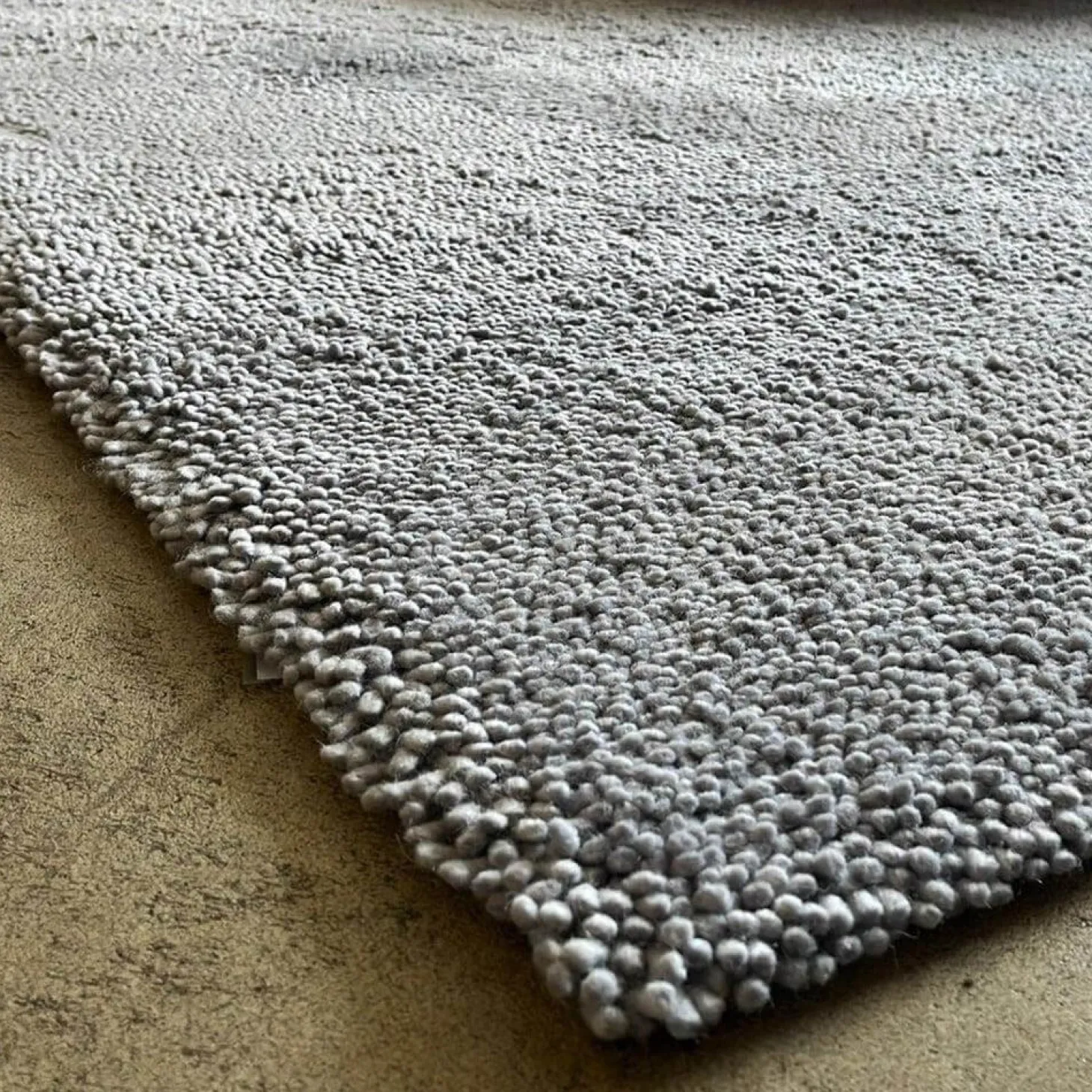 Teppich Basalt Low Schurwolle 054 Hellgrau Grau 240x370