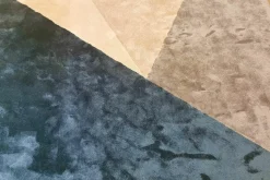 Teppich 300x200 BuildX Triangle Beige Petrol Tencel Lyocell