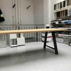 Tisch Albert Natur Eiche 2-geteilte Platte Schwarzes Gestell