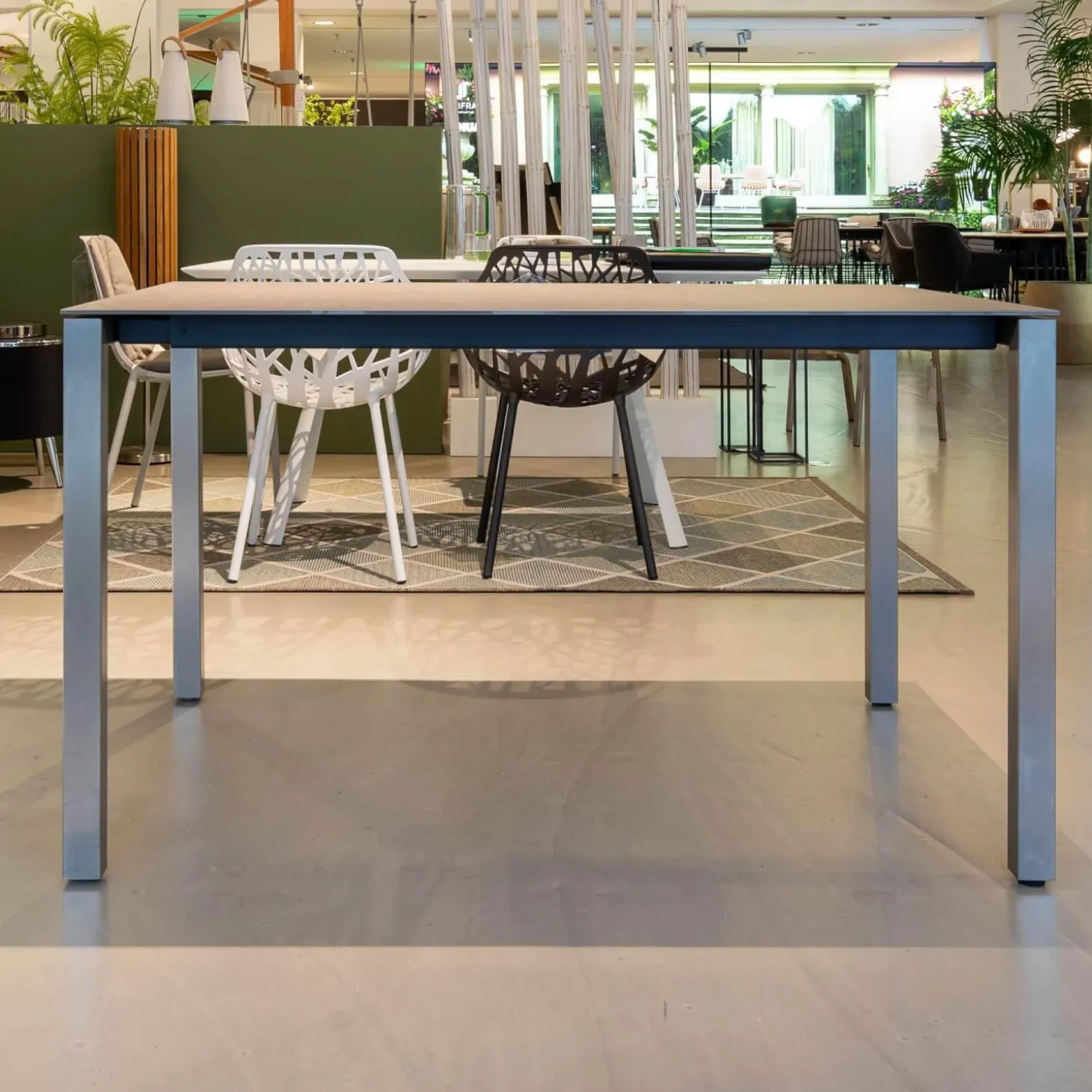 Tisch Basso Gestell Edelstahl Platte Keramik Basalt