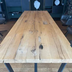 Tisch BB11 Clamp Platte Eiche Altholz Natur Geölt Füße RAL 9005 Tiefschwarz Schwarz Pulverbeschichtet