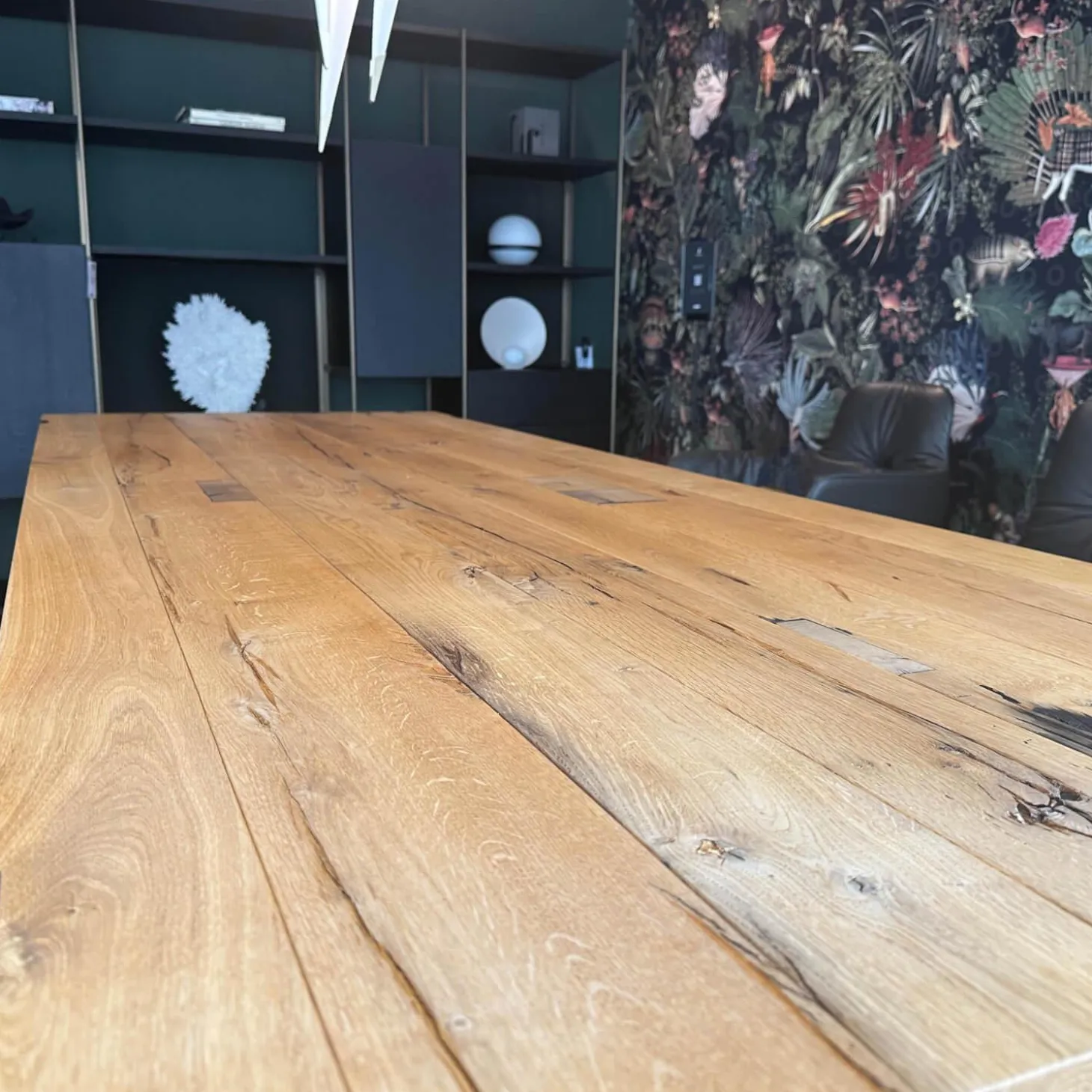 Tisch BB11 Clamp Platte Eiche Altholz Natur Geölt Füße RAL 9005 Tiefschwarz Schwarz Pulverbeschichtet