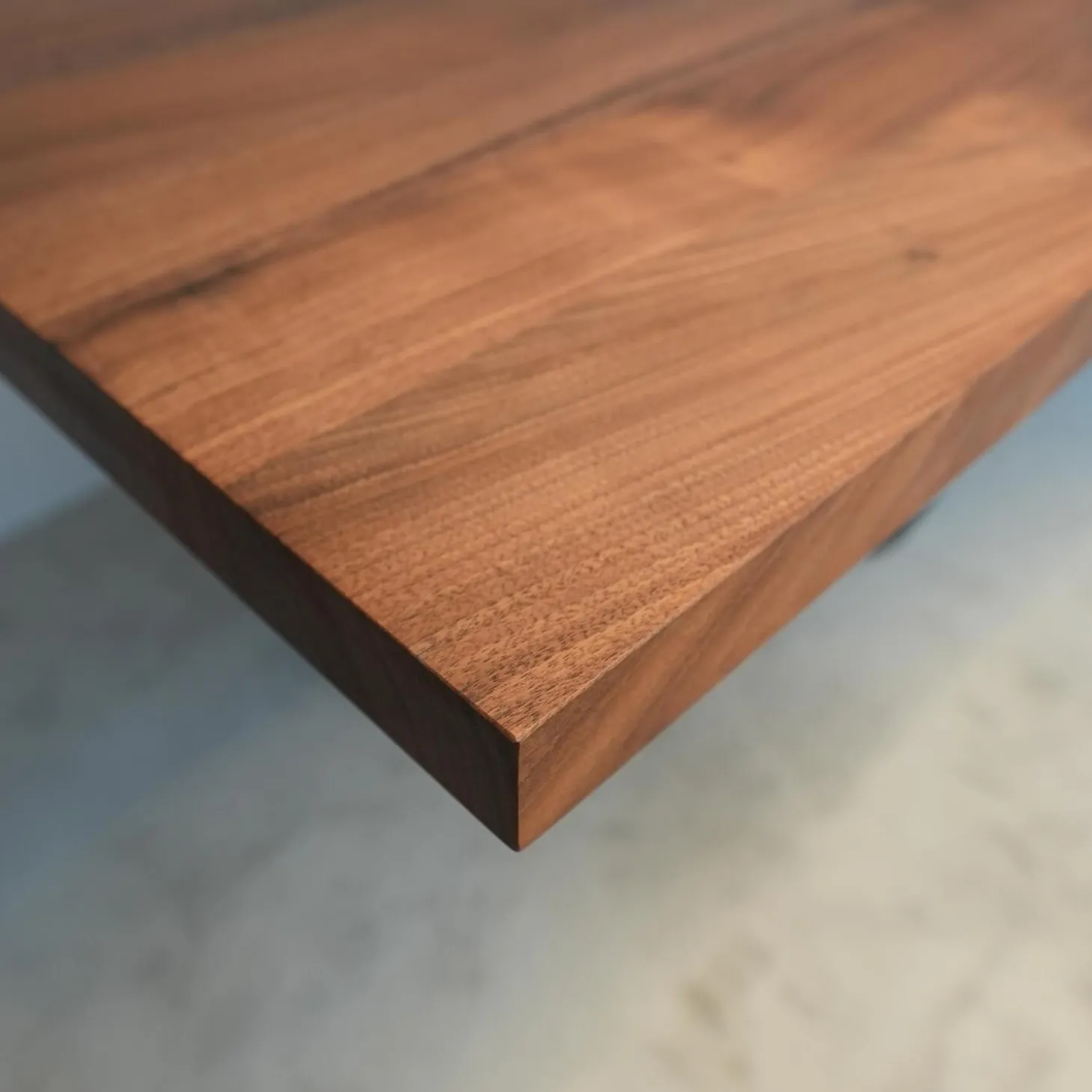 Tisch Bree E Onda 3 Platte Nußbaum Ohne Knoten Geölt Gestell Irondust Lackiert