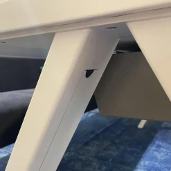 Tisch Cross Stahl Weiß Matt Gestell Stahl V22 Bianco Opaco Mit Eingelassener Steckdose