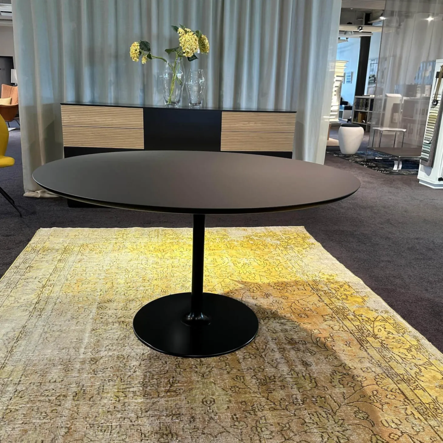 Tisch Dizzie Laminat Fenix Schwarz Tischplatte Medium Density Fireboard Schwarz Lackiert Gestell Stahl Schwarz Matt Lackiert