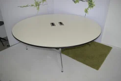 Tisch Eames Segmented Table Hartbelag Weiß Kunststoffkante Schwarz Gestell Chrom