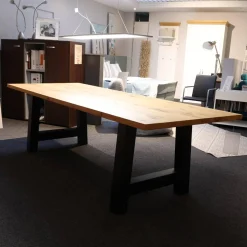 Tisch Elvis Platte Eiche Mit Gerader Kante Gestell Schwarz Matt Lackiert