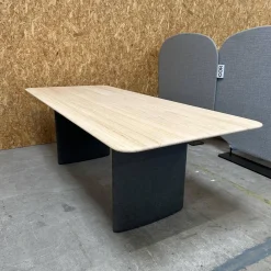 Tisch Ipa Platte Esche Natur Gestell Grau Mit Stoff Bezogen