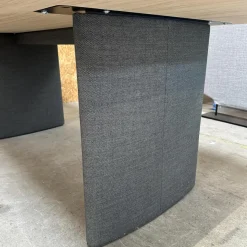 Tisch Ipa Platte Esche Natur Gestell Grau Mit Stoff Bezogen