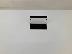 Tisch Logon 620/00 Rechteck Platte 24 Unidekor 20 Weiß Gestell Schwarz Beschichtet Mit EInbauklappe