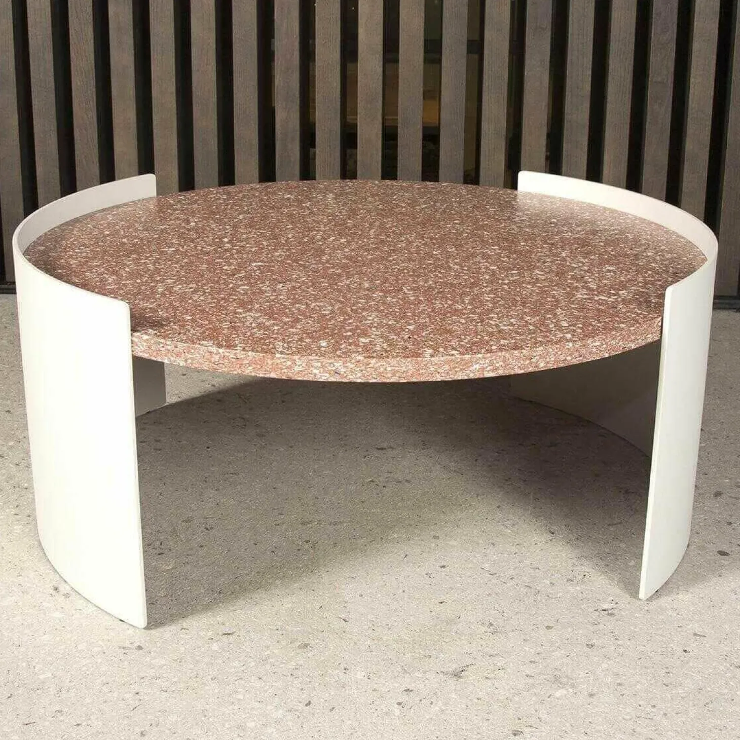 Tisch Mod. 554 Bowy Outdoor Weiß Rot Gestell Aluminium Elfenbein Gebeizt Gaufriert