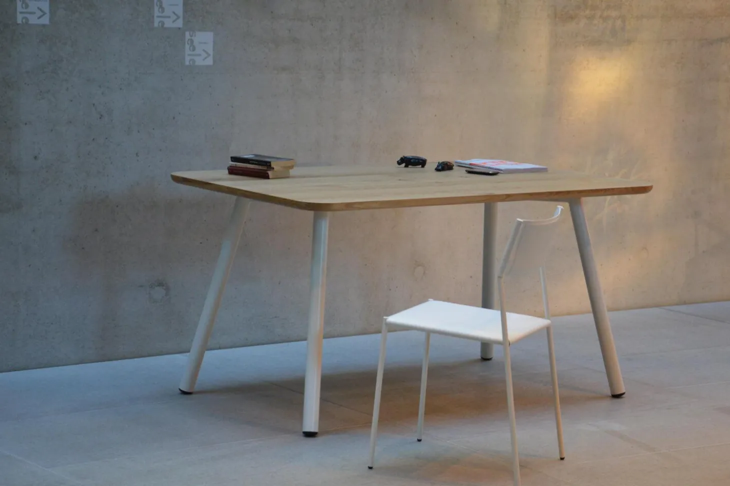 Tisch Morador Eiche mit Echtholzfurnier