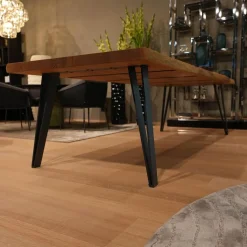 Tisch Nightingale Platte Eiche Massiv Gebürstet Und Geölt Gestell Metallfüße Aus Stahl