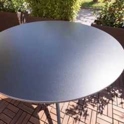 Tisch Outdoor Belleville Vollkernmaterial Schwarz Gestell Tiefschwarz Vollverzinkt