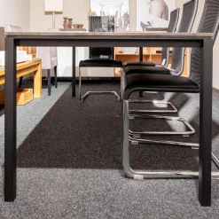 Tisch S600 Eiche Geköhlt Ton Grau Füße RAL 9005 Tiefschwarz Pulverbeschichtet Matt