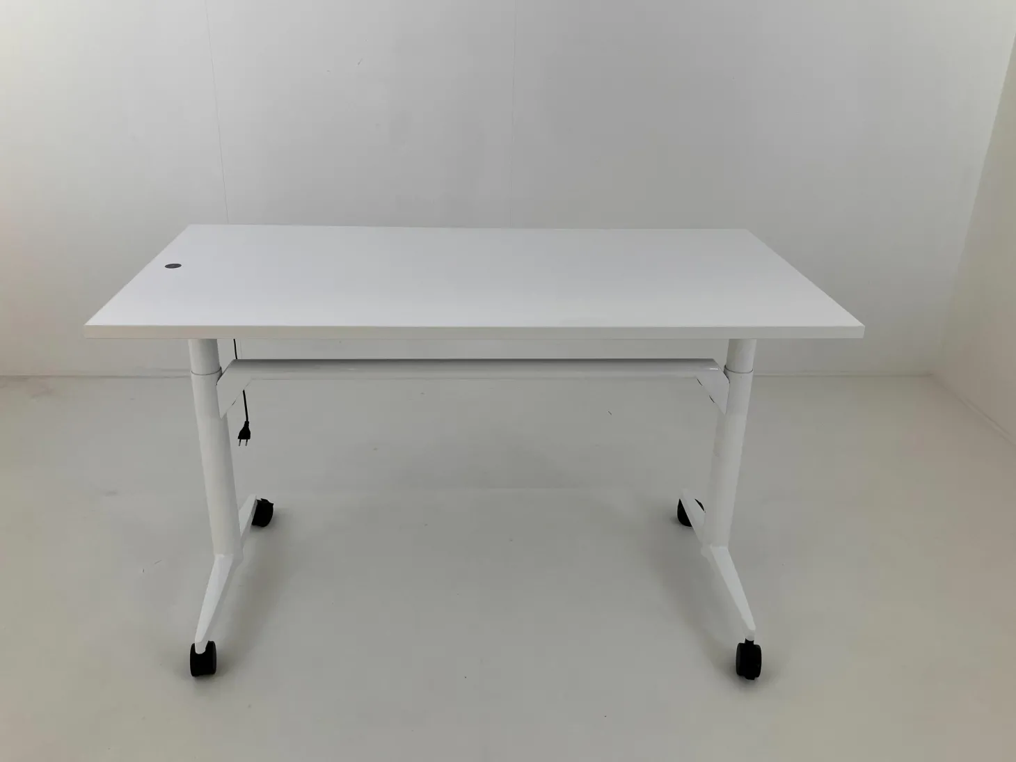 Tisch Timetable Lift 615/11 Platte Schichtstoff 24 Weiß Hochglanz Gestell Weiß Beschichtet Höhenverstellbar
