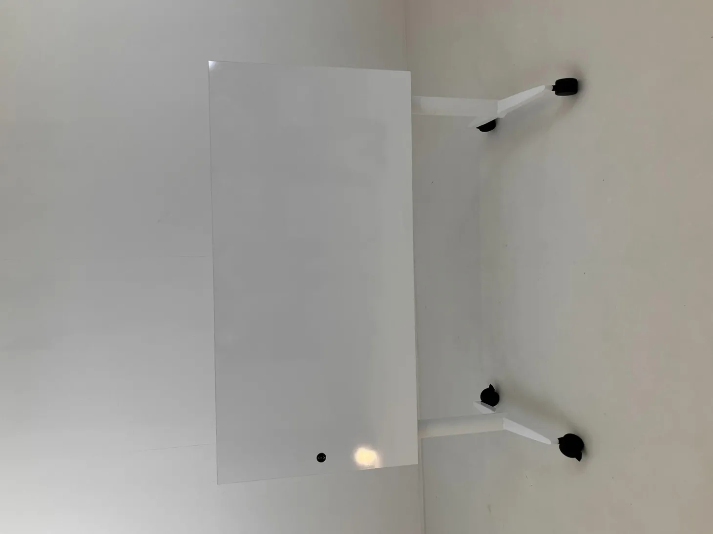 Tisch Timetable Lift 615/11 Platte Schichtstoff 24 Weiß Hochglanz Gestell Weiß Beschichtet Höhenverstellbar