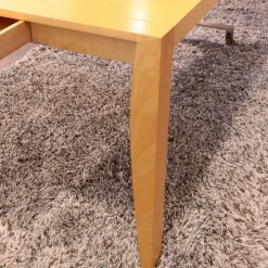 Tisch Zoi Ahorn Rarität Design Chi Wing Lo