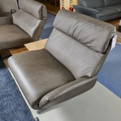 Trapezsofa 4230 Leder 24 Longlife Rustica Magma Grau Metallkufe Anthrazit Pulverbeschichtet Zwischentisch Wildeiche 681