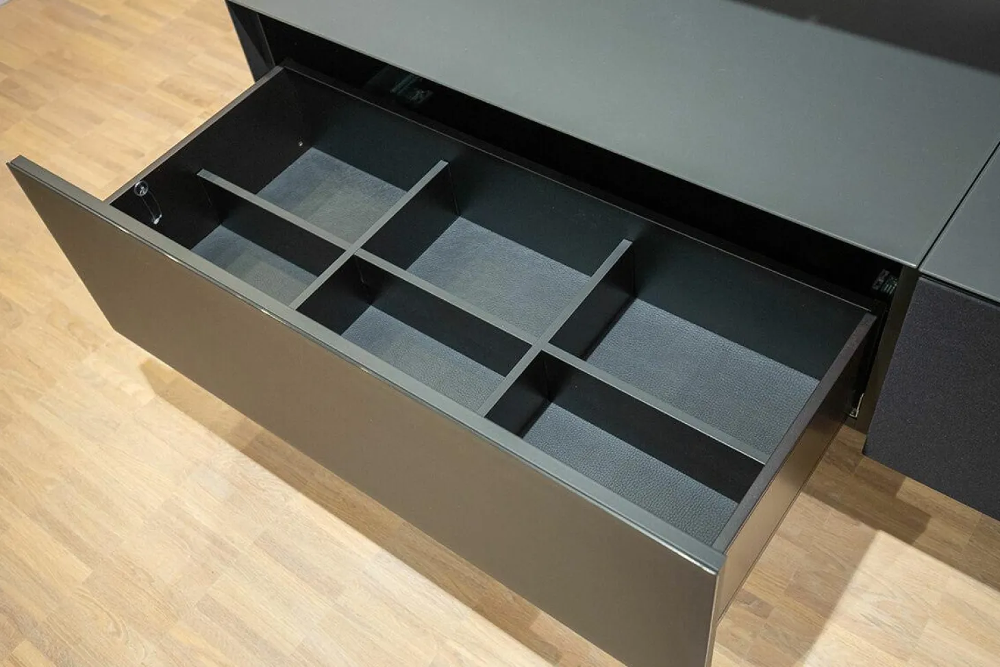 TV Board Ameno Colour Glas Granit Schwarz Grau Und Akustikstoff Fronten Mit Indirekte Beleuchtung Inklusive Medienpaket