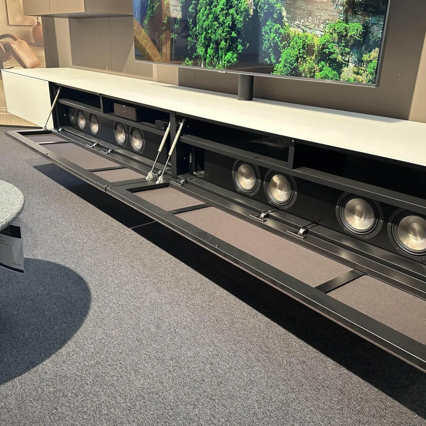 TV Kombination Ameno Korpus Lack Black Schwarz Front Glas Metallic Bronze Und Stoff Carbon Glas Snow Weiß