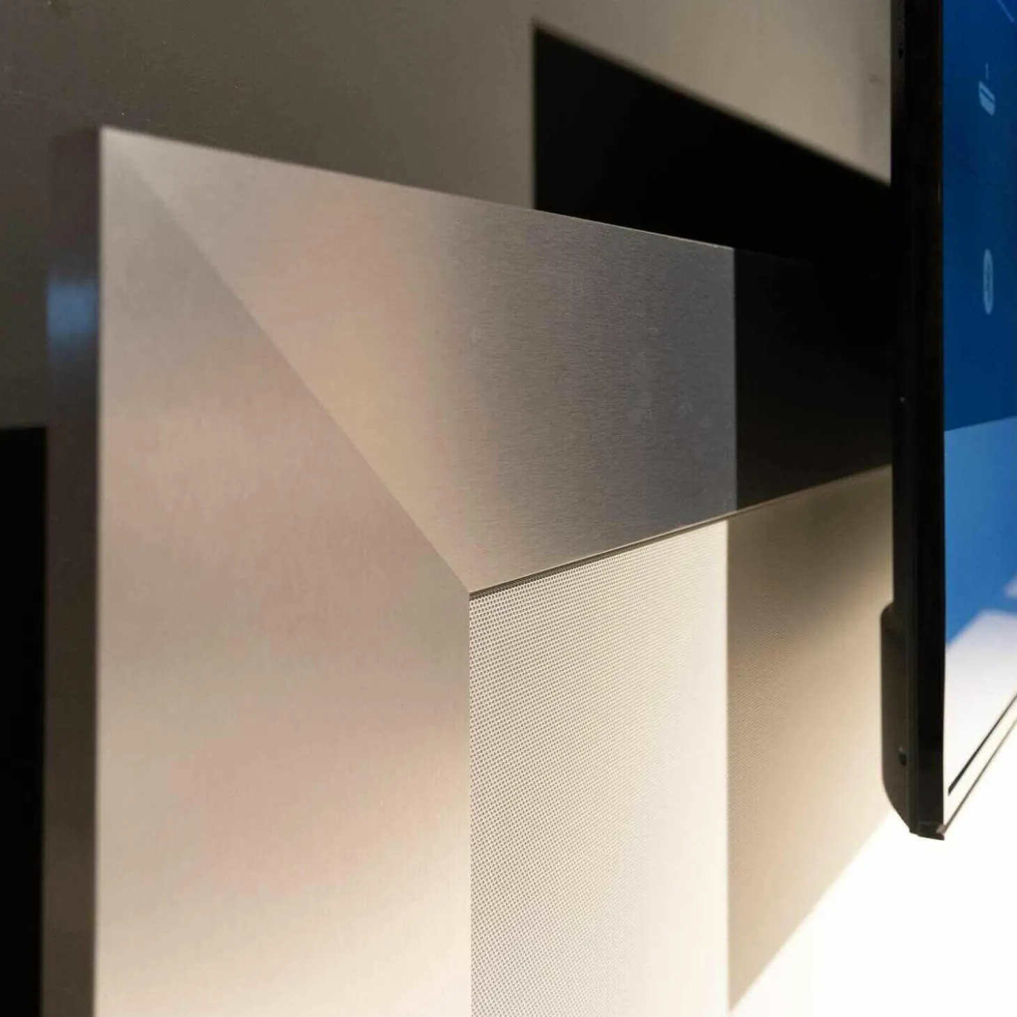 TV-Board MR Media Frame Lack Weiß Paneelrahmen Rahmenblende Aluminum