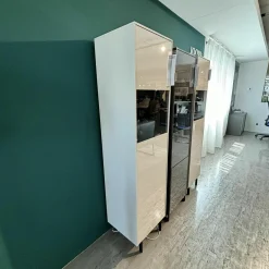 Vitrine 71905 Glas Ultraweiß Kufen Schwarz