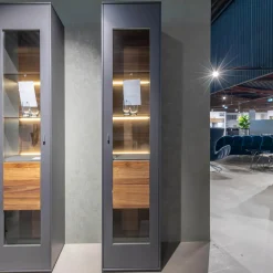 Vitrine 440 Lavato Rechts Kernnussbaum Schiefergrau Inklusive Beleuchtung