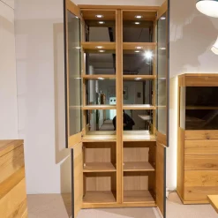 Vitrine Barola Eiche Rustico Hell Geölt Gebürstet Furnier Mit Spiegelrückwand Und Beleuchtung