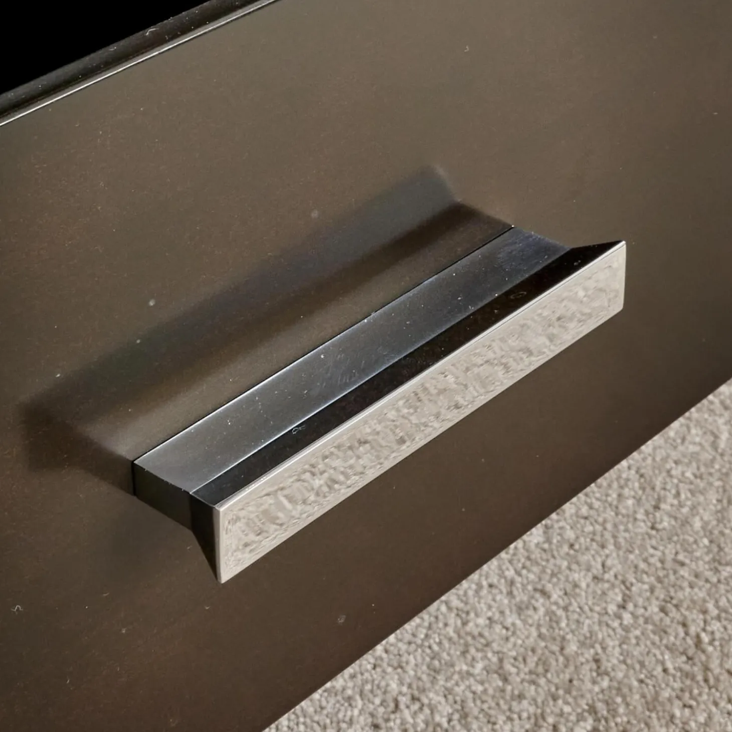 Vitrine Bordeaux Kirschbaum Nero Inklusive Beleuchtung, 4 Schubladen Und 6 Glasböden