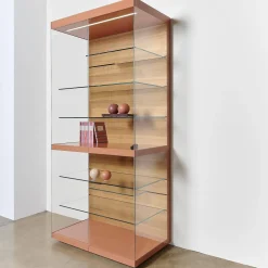 Vitrine Cube Light Lack Guave Mit Panel Nussbaum Natur Braun