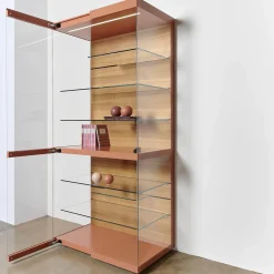 Vitrine Cube Light Lack Guave Mit Panel Nussbaum Natur Braun