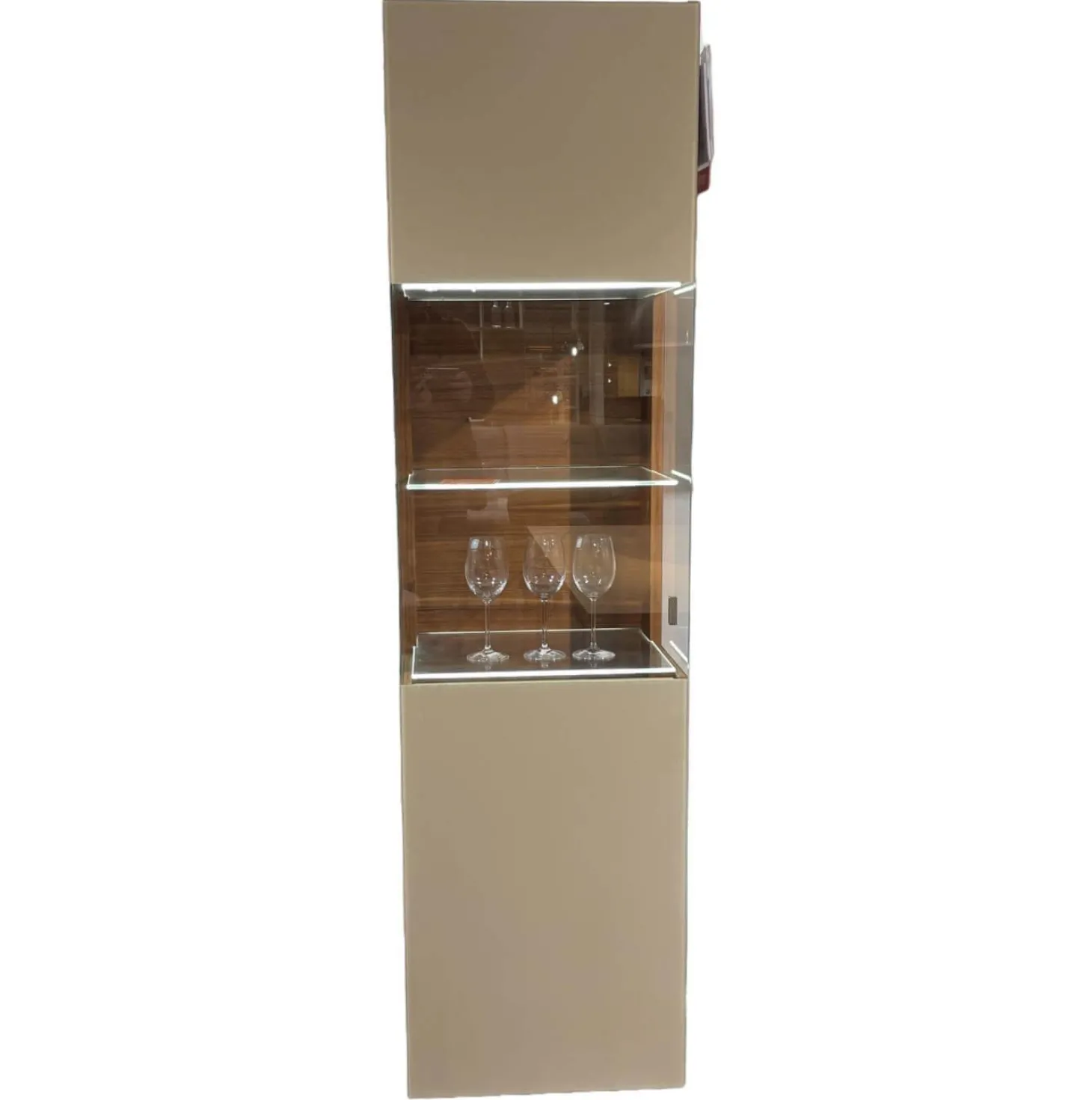 Vitrine Cubus Pure Nussbaum Naturöl Farbglas Kiesel Inklusive Glaskantenbeleuchtung