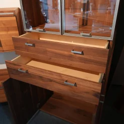 Vitrine Massivholz Türen Oben Glas In Metallrahmen Griffe Silber