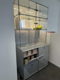Vitrine Mattsilber mit Glas