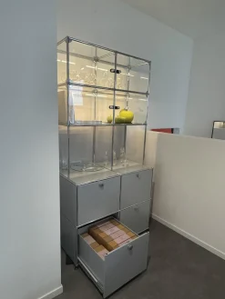 Vitrine Mattsilber mit Glas