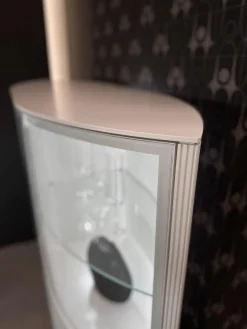 Vitrine Navis Pure Weiß Lack mit Hängeelement