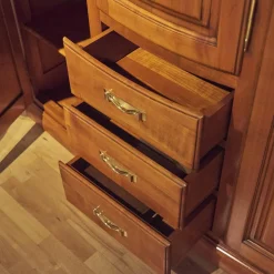 Vitrine Poesie Wildkirsche Poliert Mit Glaselementen