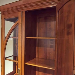 Vitrine Poesie Wildkirsche Poliert Mit Glaselementen