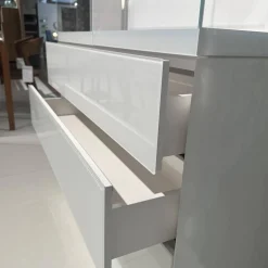 Vitrine Soma Innen Lack Weiß Türen Glas Klar Außen Glas Weiß Glänzend