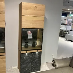 Vitrine V-Rock Alteiche Rustiko Steinakzent Mit Steinrückwand Inklusive Beleuchtung