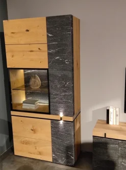 Vitrine V-Rock Alteiche Rustiko Gebürstet Steinakzent Alpengranit Schroff Schwarzgrau