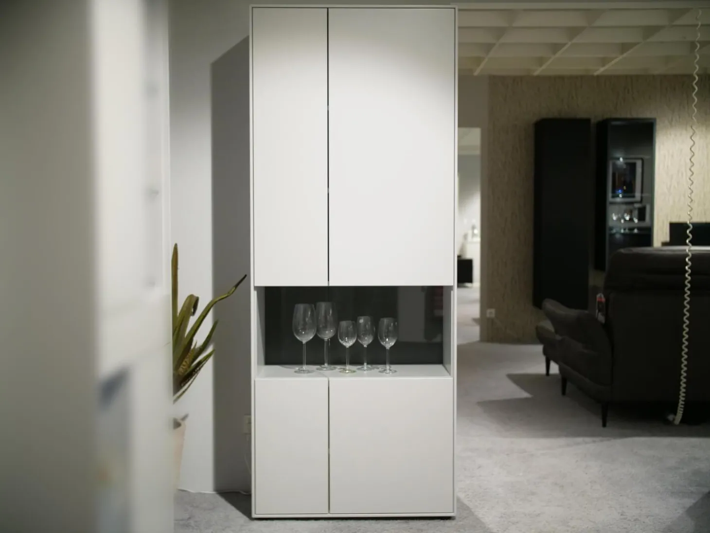 Vitrine WK 419 Intono 62462 Lack Steingrau 407 Rückwand Lack Quarz- Lin