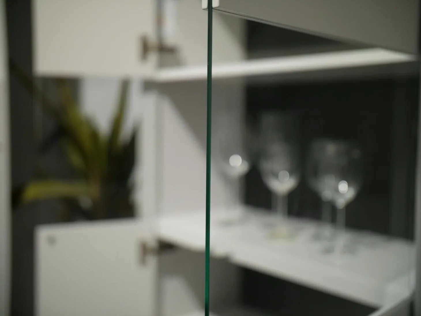 Vitrine WK 419 Intono 62462 Lack Steingrau 407 Rückwand Lack Quarz- Lin