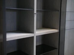 Vitrinen WK 420 Viva 153 Eiche Grau Front In Rauchglas 436 Cosmos Schwarz Mit Push To Open Und Beleuchtung