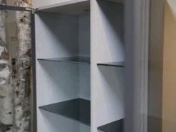 Vitrinen WK 420 Viva 153 Eiche Grau Front In Rauchglas 436 Cosmos Schwarz Mit Push To Open Und Beleuchtung