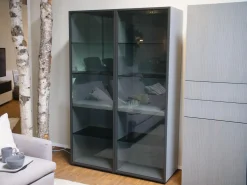 Vitrinen WK 420 Viva 153 Eiche Grau Front In Rauchglas 436 Cosmos Schwarz Mit Push To Open Und Beleuchtung