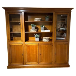 Vitrinie Kings College Vollholz Nussbaum Z 48 Kornfarbig Gewischt Beschläge Florence Bronziert